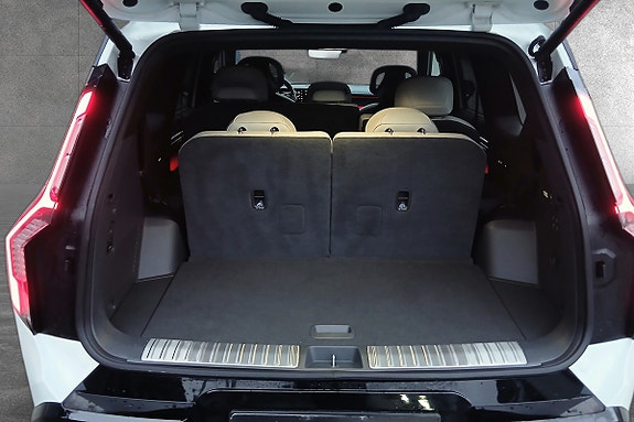 Kia EV9 12 of 30