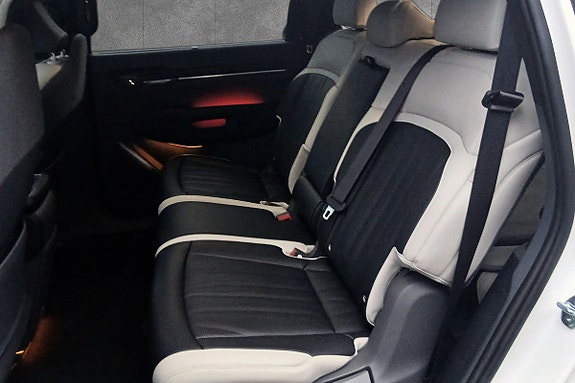Kia EV9 15 of 30