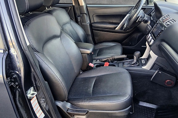 Subaru Forester 13 of 28