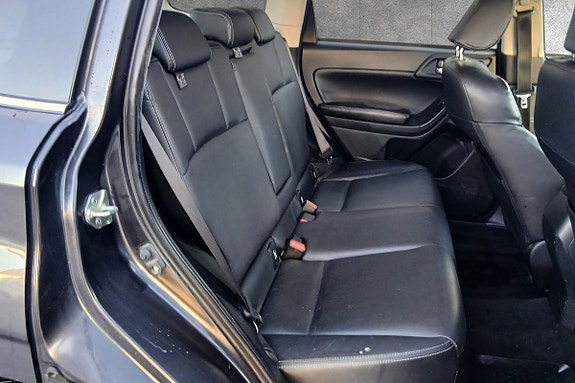 Subaru Forester 14 of 28