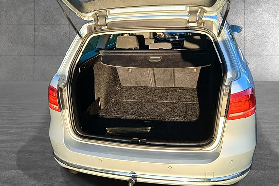 Volkswagen Passat 9 of 30