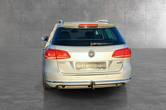 Volkswagen Passat 8 of 30