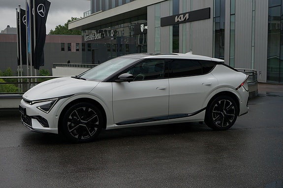 Kia EV6 4 of 5