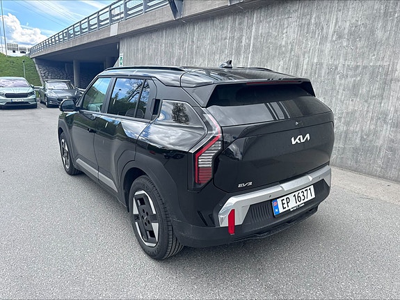 Kia EV3 4 of 5