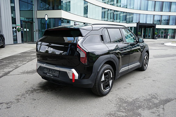 Kia EV3 3 of 5
