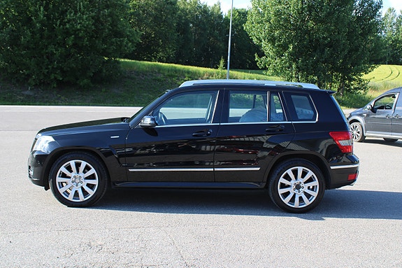 Mercedes-Benz GLK250 10 of 30
