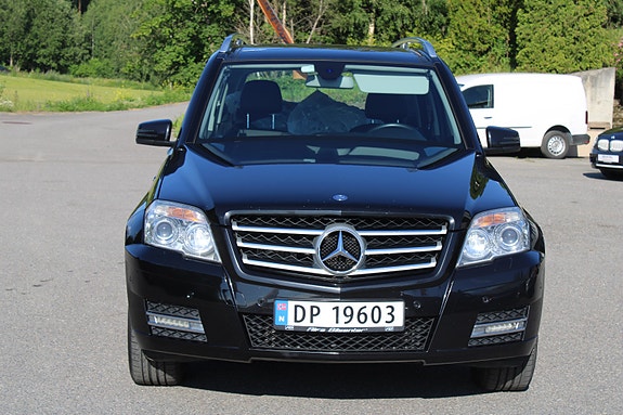 Mercedes-Benz GLK250 12 of 30