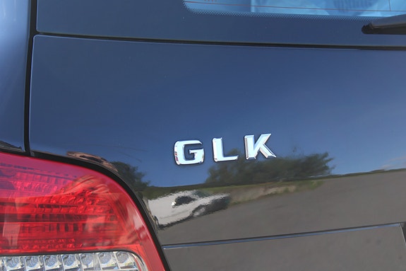 Mercedes-Benz GLK250 26 of 30