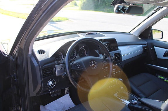 Mercedes-Benz GLK250 18 of 30