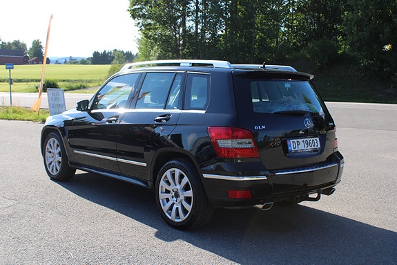 Mercedes-Benz GLK250 7 of 30