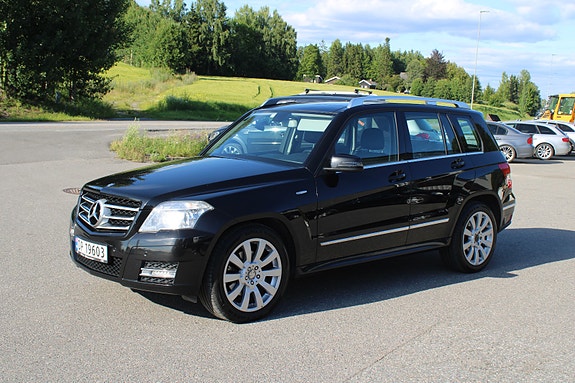 Mercedes-Benz GLK250 9 of 30