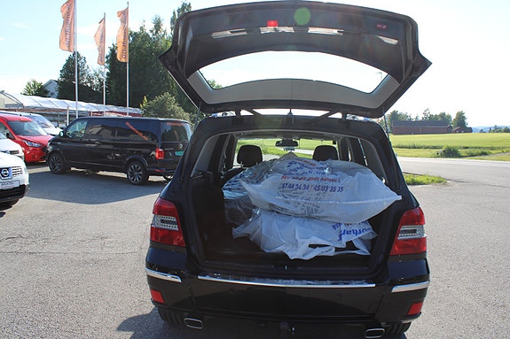 Mercedes-Benz GLK250 24 of 30