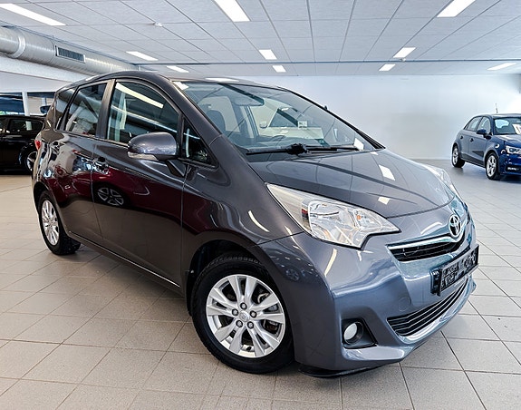 Toyota Verso-S 3 of 5