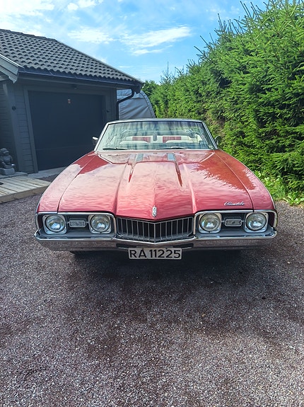 Oldsmobile Cutlass 28 of 29