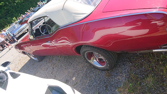 Oldsmobile Cutlass 4 of 5
