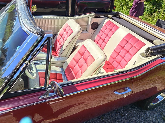 Oldsmobile Cutlass 19 of 29