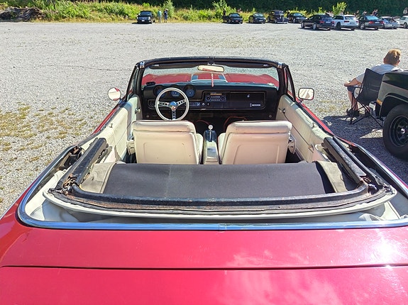 Oldsmobile Cutlass 18 of 29