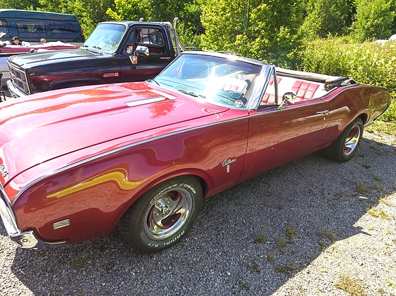 Oldsmobile Cutlass 17 of 29