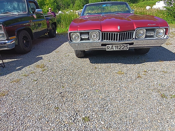 Oldsmobile Cutlass 23 of 29