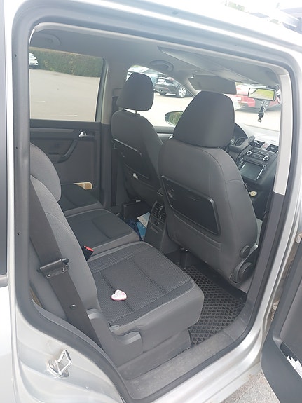 Volkswagen Touran 5 of 5