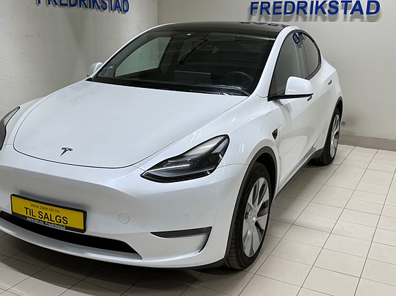 Tesla Model Y 5 of 5