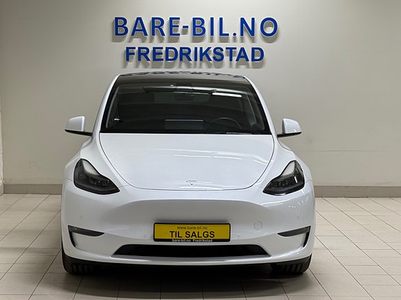 Tesla Model Y 4 of 5