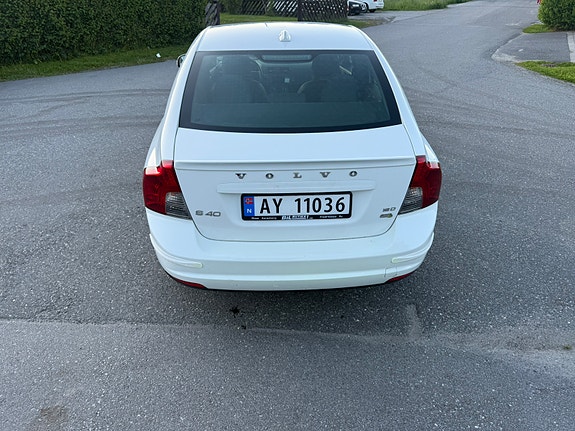 Volvo S40 4 of 5