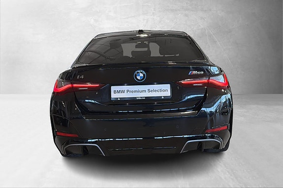 BMW i4 4 of 5