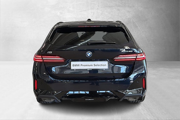 BMW i5 3 of 5