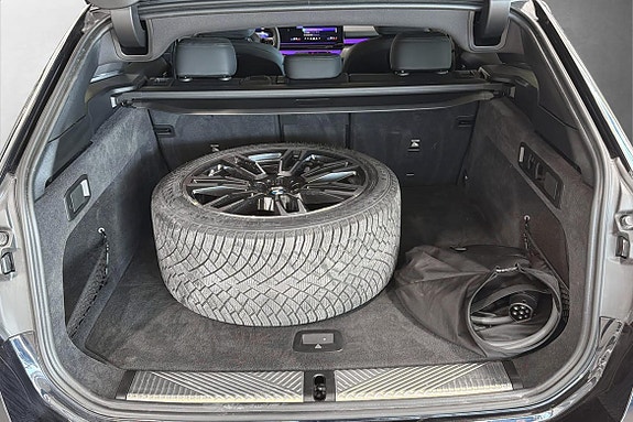 BMW i5 9 of 26