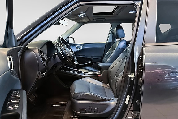 Kia e-Soul 10 of 30