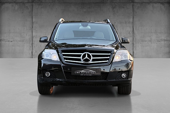 Mercedes-Benz GLK220 2 of 5