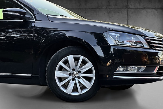 Volkswagen Passat 2 of 5