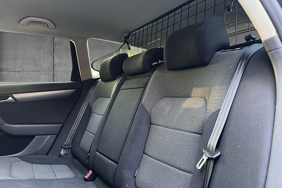 Volkswagen Passat 13 of 13