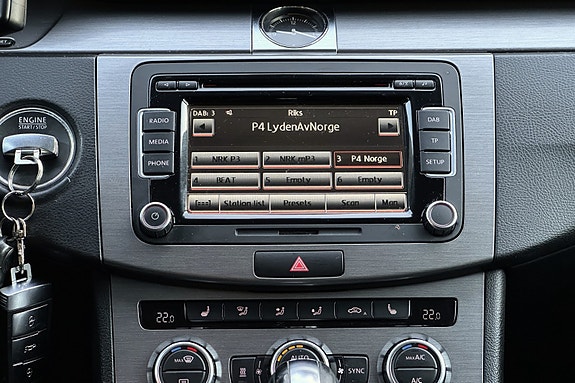 Volkswagen Passat 12 of 13