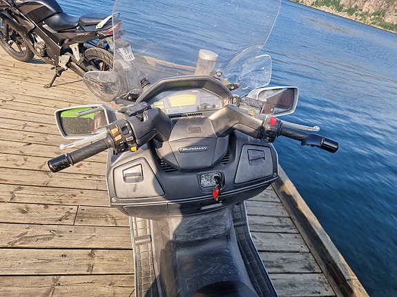 Suzuki AN 650 Burgman 7 of 13