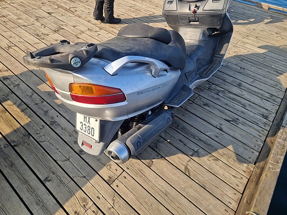 Suzuki AN 650 Burgman 4 of 13