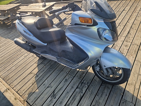 Suzuki AN 650 Burgman 3 of 13