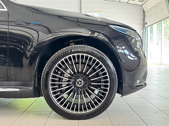 Mercedes-Benz EQC400 3 of 5