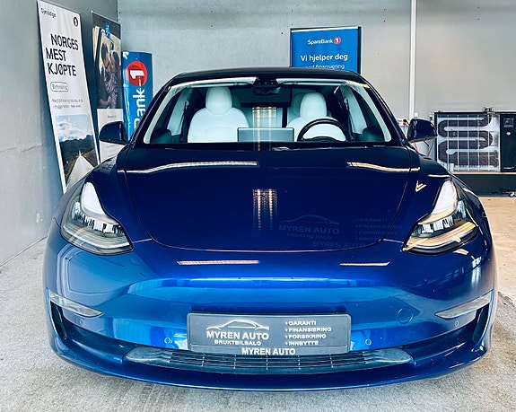 Tesla Model 3 2 of 5