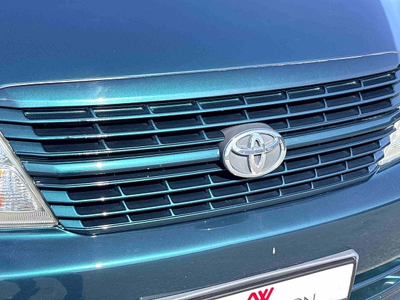 Toyota HiAce 8 of 27