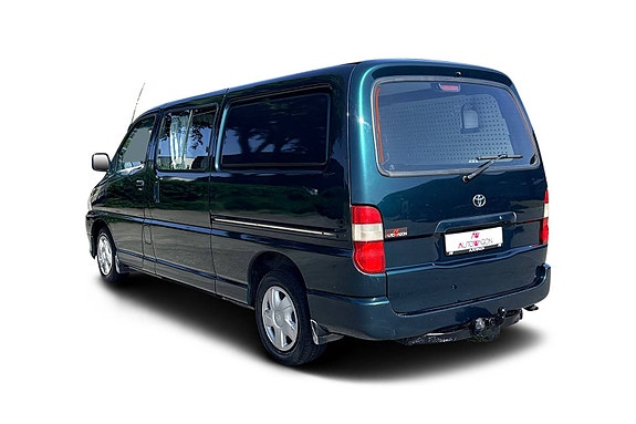 Toyota HiAce 4 of 27
