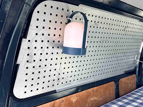 Toyota HiAce 11 of 27