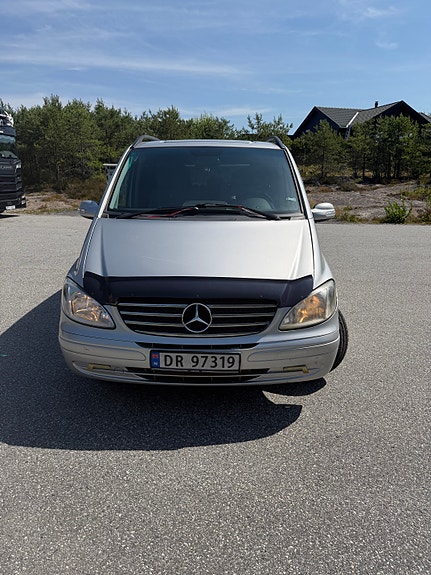 Mercedes-Benz Viano 2 of 5