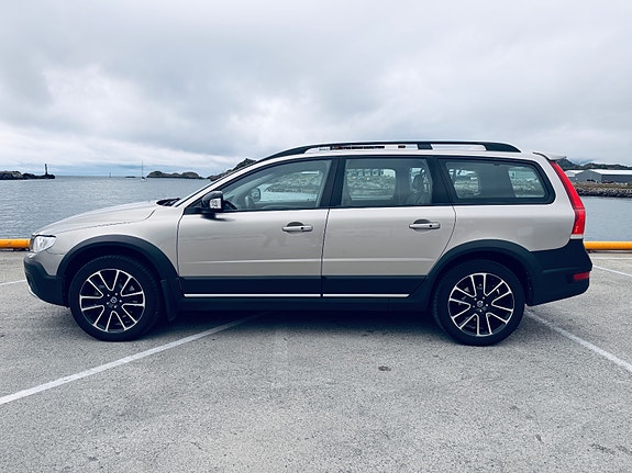 Volvo XC70 3 of 5