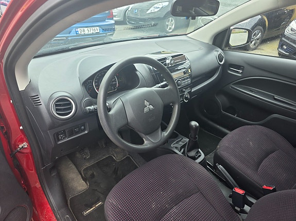 Mitsubishi Space Star 8 of 14