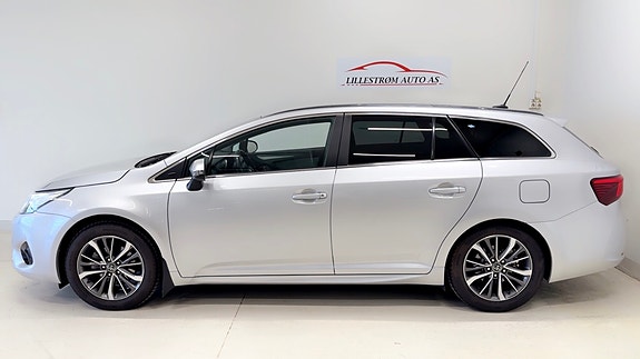 Toyota Avensis 5 of 5
