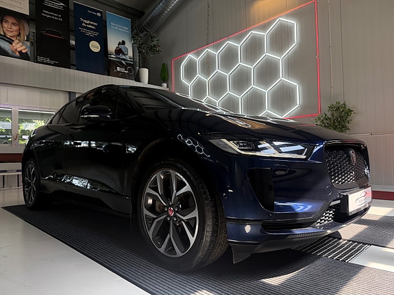 Jaguar I-PACE 4 of 5