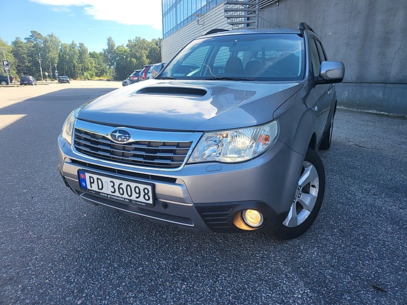 Subaru Forester 2 of 5