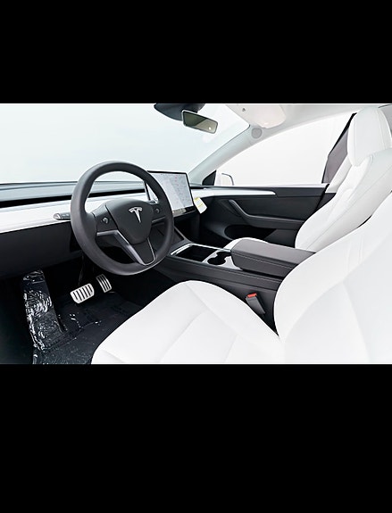 Tesla Model Y 2 of 5